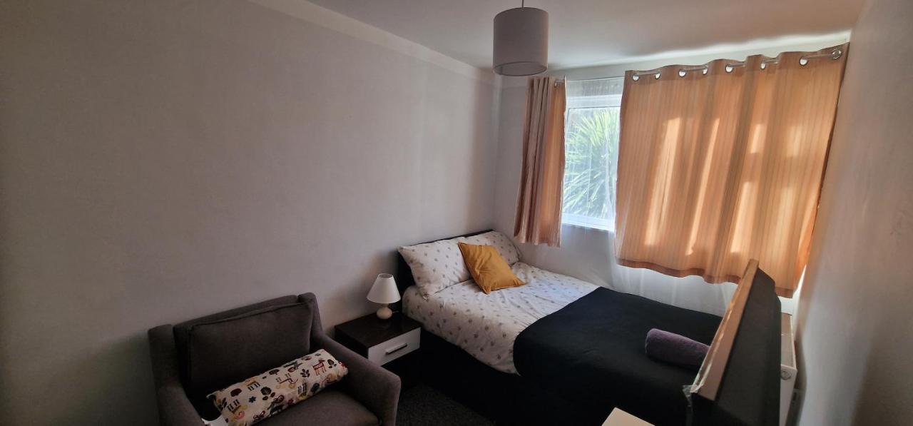 Cade Castle - Tulse Hill *
